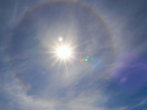 Bắc Bộ nắng nóng vào ban ngày, chiều tối mưa dông