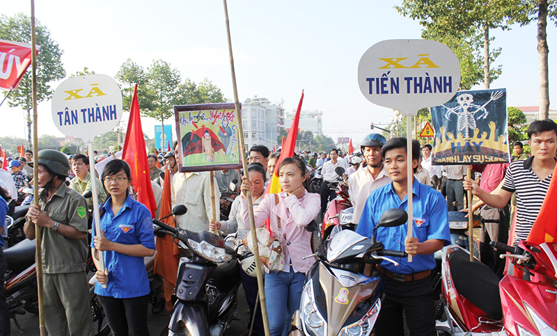 Hàng ngàn người diễu hành hưởng ứng ngày Toàn dân phòng chống ma túy