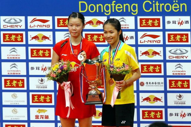 Tay vợt Thái Lan gây sốc ở giải cầu lông thế giới