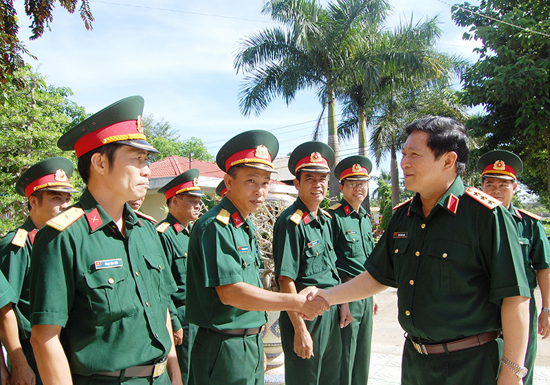 Giữ vững sự l&atilde;nh đạo trực tiếp, tuyệt đối về mọi mặt của Đảng với qu&acirc;n đội
