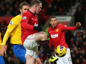 Rooney tỏa sáng, M.U lại bỏ xa Man City đến 7 điểm