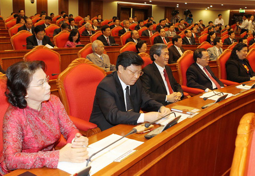 Trung ương tập trung b&agrave;n 6 vấn đề lớn