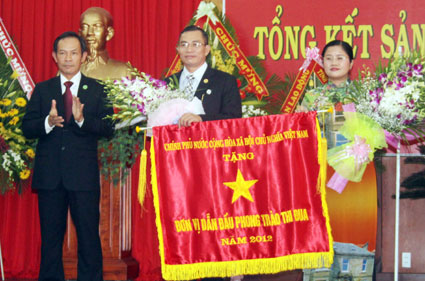 Cao su Phú Riềng thu nhập 150 triệu đồng/ người/ năm