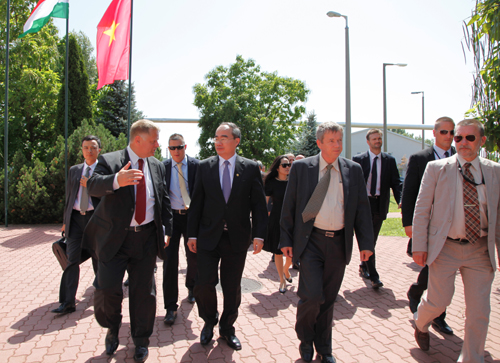 N&acirc;ng cao hiệu quả hợp t&aacute;c điện nguy&ecirc;n tử Việt Nam-Hungary