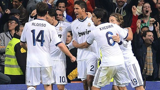Bán kết lượt đi cúp Nhà vua Tây Ban Nha: Nhờ Varane, Real Madrid hòa Barca