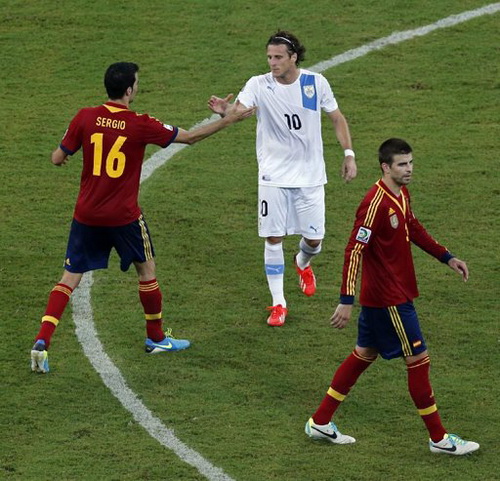 Tây Ban Nha 2-1 Uruguay: ĐKVĐ thế giới ra oai!