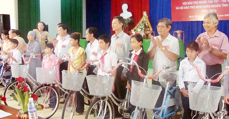 Chăm sóc trẻ có hoàn cảnh đặc biệt, khó khăn từ luật