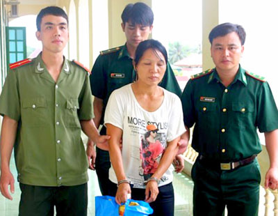 Triệt ph&aacute; đường d&acirc;y đưa người vượt bi&ecirc;n tr&aacute;i ph&eacute;p sang Trung Quốc