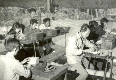 Những anh hùng nối mạch thông tin