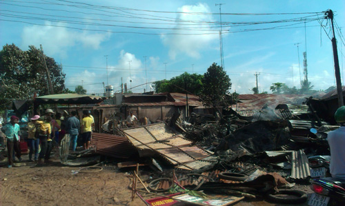 Chợ vùng biên tan hoang sau vụ cháy lớn
