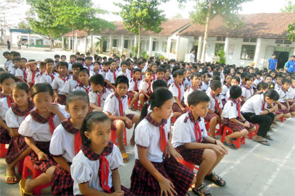 HĐND tỉnh giám sát công tác giáo dục tại xã Đồng Nơ