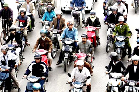 UBND chỉ đạo về việc thực hiện thu phí sử dụng đường bộ đối với xe mô tô