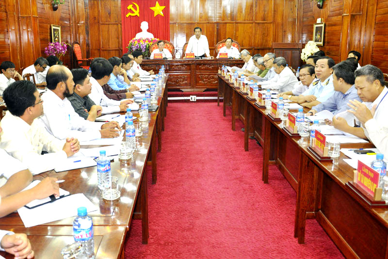 L&atilde;nh đạo tỉnh l&agrave;m việc với Hội doanh nghiệp trẻ: Doanh nghiệp sai hay cơ quan chức năng l&agrave;m sai?