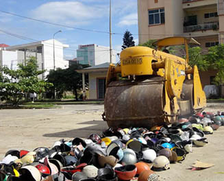 Tiêu hủy toàn bộ mũ bảo hiểm kém chất lượng