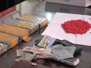 Bắt vụ mua b&aacute;n 121 g&oacute;i ma t&uacute;y tổng hợp ở L&acirc;m Đồng