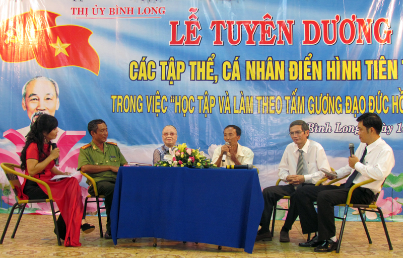 Kỷ niệm 123 năm ng&agrave;y sinh Chủ tịch Hồ Ch&iacute; Minh (19-5-1890 - 19-5-2013)