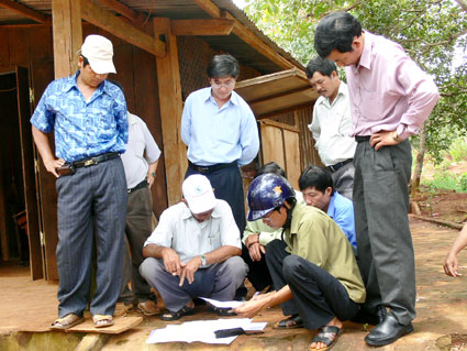 Bất cập trong việc hỗ trợ đất đai đối với đồng b&agrave;o DTTS