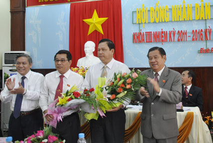 Đồng ch&iacute; Nguyễn Văn Trăm được bầu l&agrave;m Chủ tịch UBND tỉnh