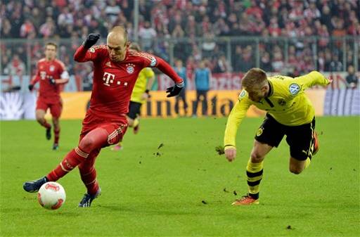 Arjen Robben lập tuyệt phẩm đưa Bayern vào bán kết