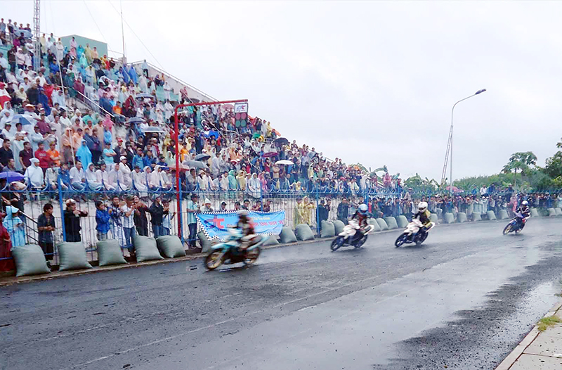 Vòng 5 giải đua môtô toàn quốc: Nguyễn Viết Linh đoạt giải nhất hệ 125cc