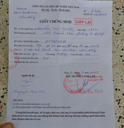 Ly kỳ vụ chiếm đoạt… giấy chứng sinh