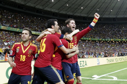 Đánh bại Ý sau loạt luân lưu, Tây Ban Nha vào chung kết