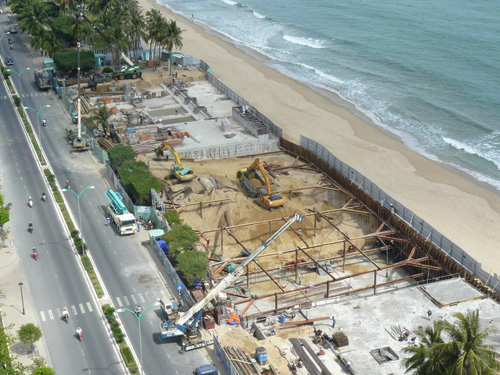 Phá nát vịnh Nha Trang