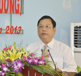 Thủ tướng ch&iacute;nh phủ ph&ecirc; chuẩn việc bầu đồng ch&iacute; Nguyễn Văn Trăm giữ chức vụ Chủ tịch UBND tỉnh