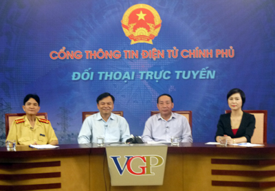 Tọa đ&agrave;m trực tuyến về giảm thiểu tai nạn giao th&ocirc;ng