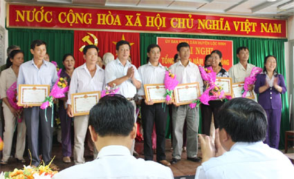 2.999 hộ tho&aacute;t ngh&egrave;o nhờ vốn Ng&acirc;n h&agrave;ng CSXH