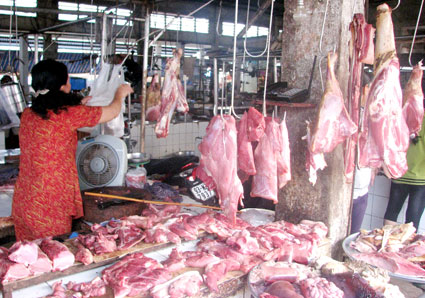 Thị trường tết Nguyên đán Quý Tỵ dồi dào nhưng giá vẫn tăng cao