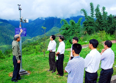 Lắp đặt Trạm dự báo thời tiết tự động tại Vườn quốc gia Hoàng Liên 