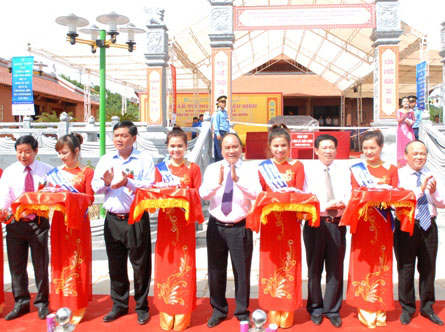 Kh&aacute;nh th&agrave;nh khu di t&iacute;ch lịch sử quốc gia Tru&ocirc;ng Bồn