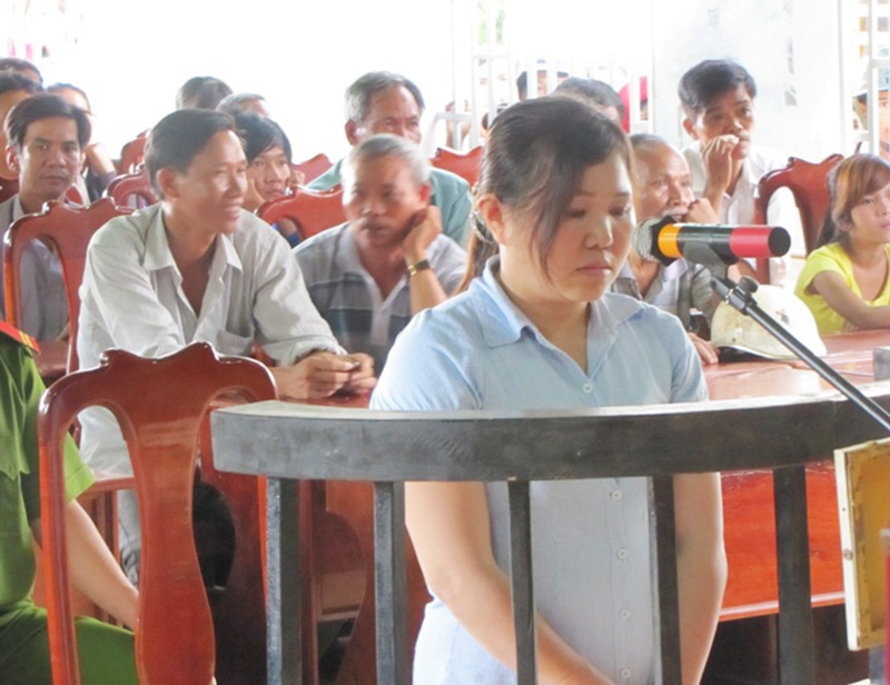 Tự chui v&agrave;o rọ