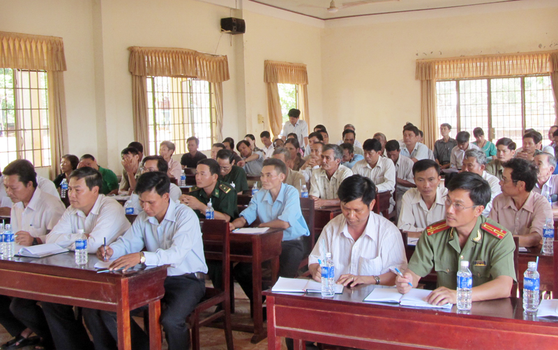 Đại biểu Quốc hội tỉnh tiếp x&uacute;c cử tri huyện B&ugrave; Đốp, Lộc Ninh