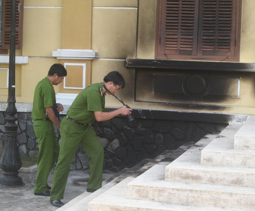 Vụ cụ bà tự thiêu trước tòa án: Kiểm tra hồ sơ thi hành án