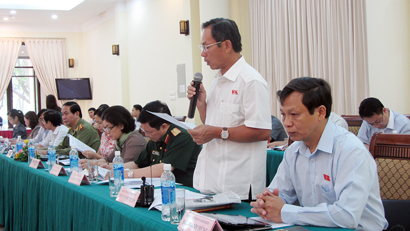 Kỳ họp thứ năm, Quốc hội kh&oacute;a XIII: Quốc hội thảo luận ở tổ về dự thảo sửa đổi Hiến ph&aacute;p 1992.