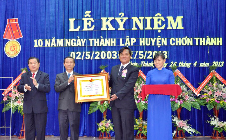 Chơn Th&agrave;nh kỷ niệm 10 năm th&agrave;nh lập v&agrave; đ&oacute;n nhận Hu&acirc;n chương lao động hạng Nh&igrave;