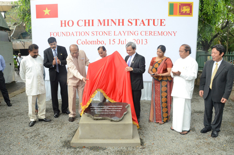 Dựng tượng đ&agrave;i Chủ tịch Hồ Ch&iacute; Minh tại Sri Lanka