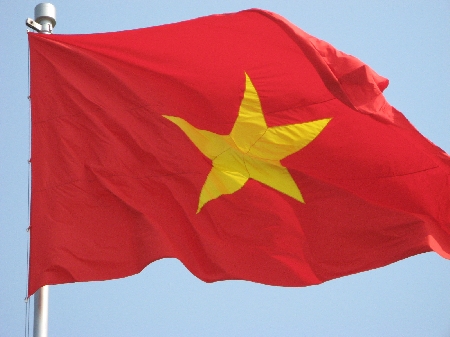 Treo cờ Tổ quốc ngày lễ Quốc khánh 2-9