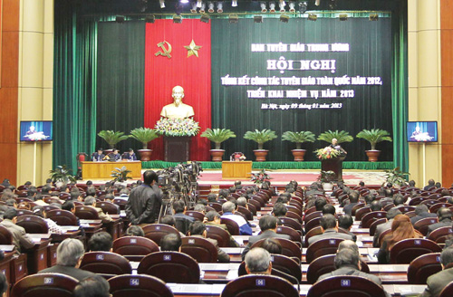 Tổng b&iacute; thư Nguyễn Ph&uacute; Trọng: Trong kh&oacute; khăn c&agrave;ng phải giữ vững niềm tin 