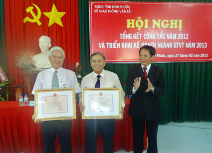 Tập trung ho&agrave;n th&agrave;nh c&aacute;c dự &aacute;n giao th&ocirc;ng tr&ecirc;n QL 13, 14