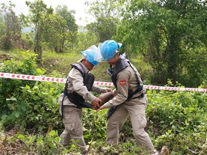 Quảng Trị: Xử l&yacute; an to&agrave;n hơn 100 quả bom, đạn gần nơi d&acirc;n ở