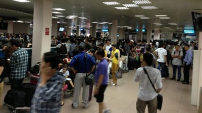 Mất điện gây ùn ứ tại sân bay Tân Sơn Nhất