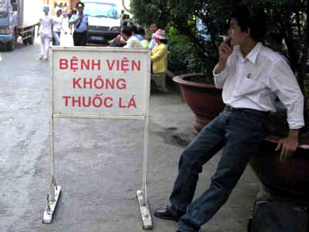 Vi phạm h&agrave;nh ch&iacute;nh về ph&ograve;ng, chống t&aacute;c hại của thuốc l&aacute; sẽ bị phạt nặng