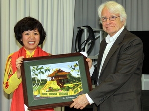 Hội thảo về tương lai của t&igrave;nh đo&agrave;n kết với Việt Nam