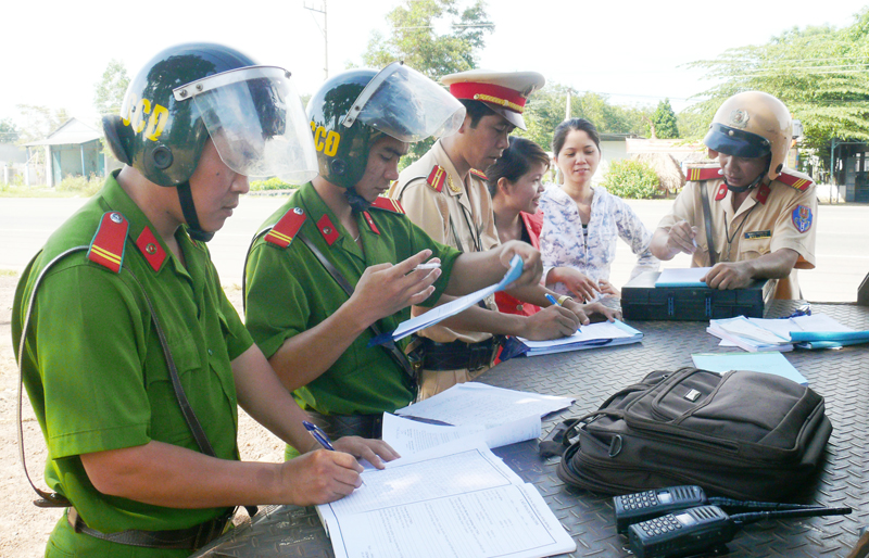 Đợt cao điểm tấn c&ocirc;ng trấn &aacute;p tội phạm: Tỷ lệ điều tra ph&aacute; &aacute;n của tỉnh đạt cao