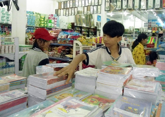 Nhà sách Hùng Vương đồng loạt giảm giá mùa tựu trường