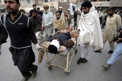 Đánh bom tại Pakistan, hơn 250 người thương vong