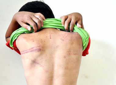 Ám ảnh của học sinh 9 tuổi bị cha bạo hành